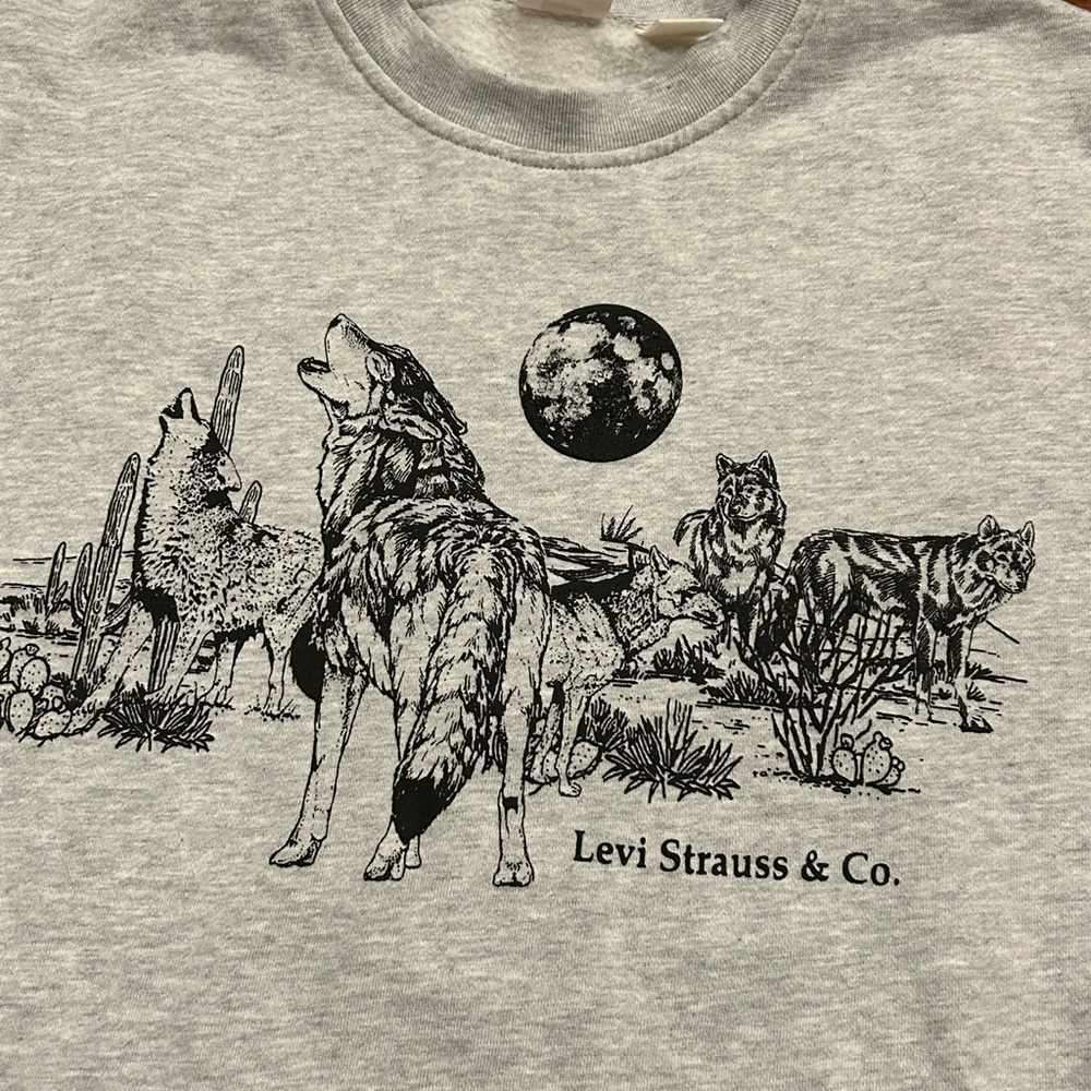 Levi's Relaxed Graphic Wolf Pack Crewneck Sweatshirt Light Heather Gray XL - Picture 2 of 7